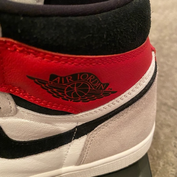 Like New! Men’s 8.5 -Nike Jordan Retro High - Picture 5 of 5